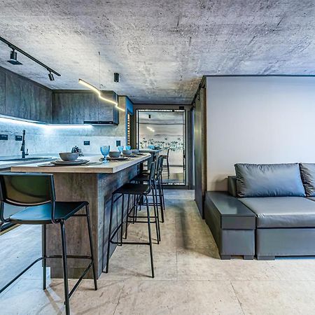 Design Tech Comfort & Location Santiago Luaran gambar