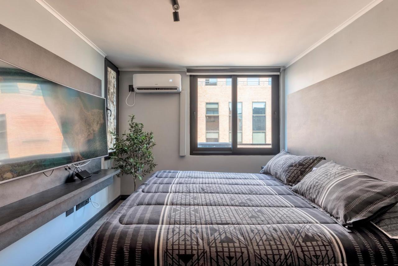 Design Tech Comfort & Location Santiago Luaran gambar