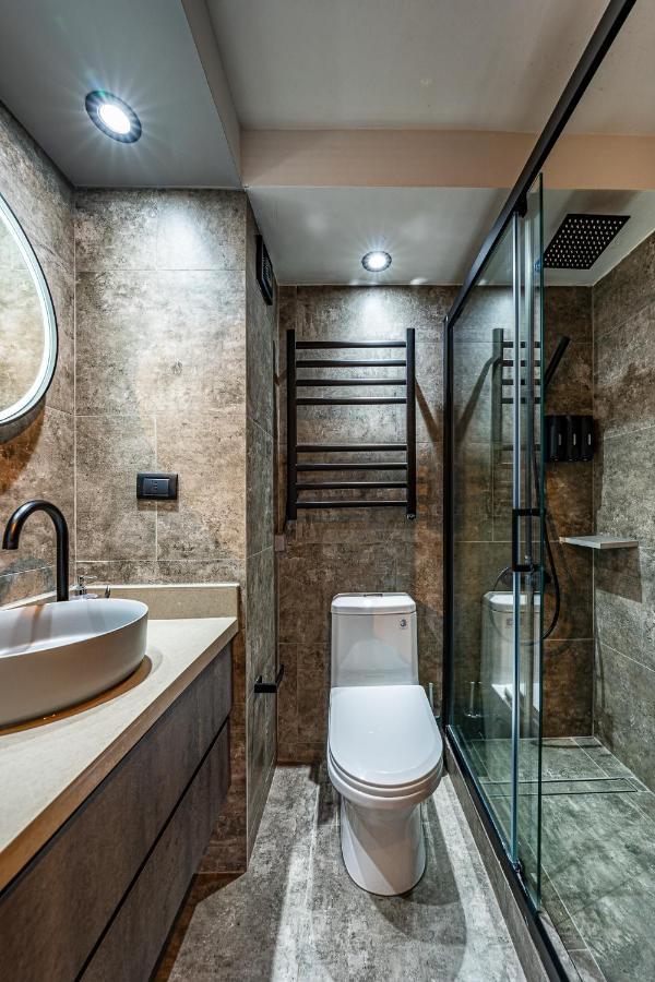 Design Tech Comfort & Location Santiago Luaran gambar