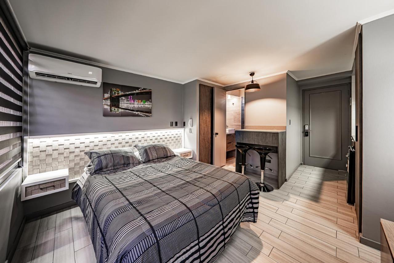 Design Tech Comfort & Location Santiago Luaran gambar
