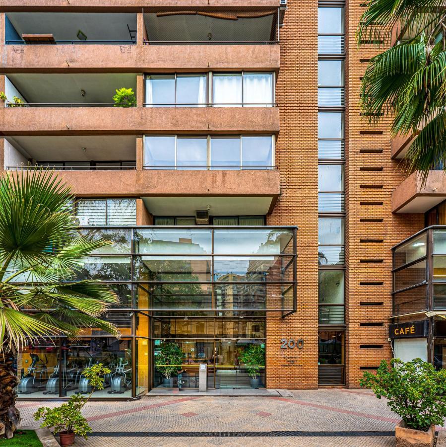 Design Tech Comfort & Location Santiago Luaran gambar