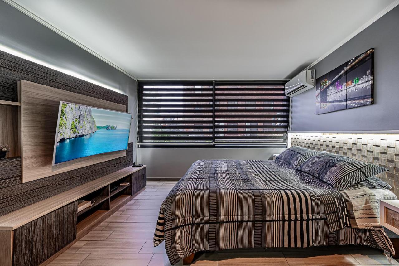 Design Tech Comfort & Location Santiago Luaran gambar