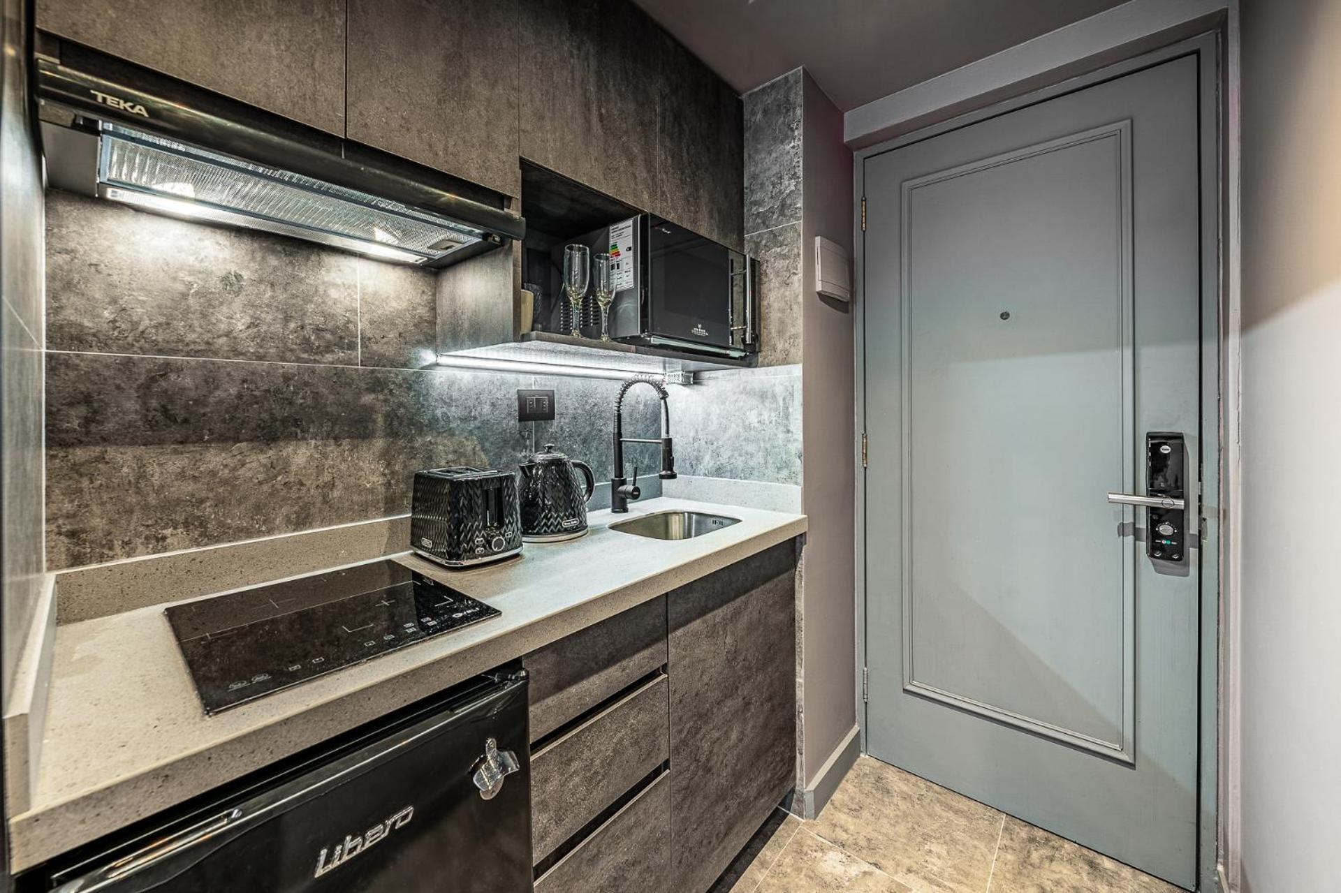 Design Tech Comfort & Location Santiago Luaran gambar