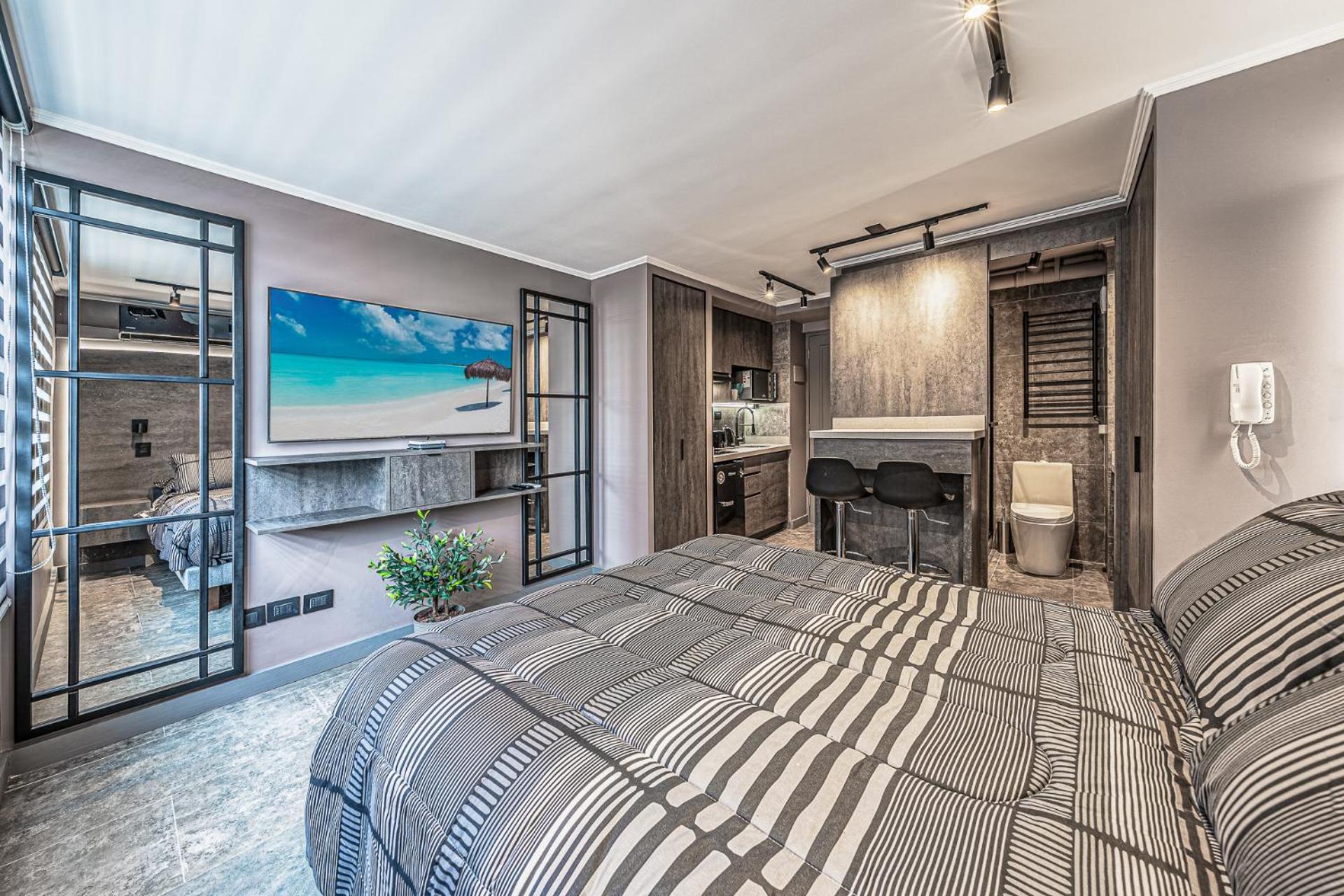 Design Tech Comfort & Location Santiago Luaran gambar