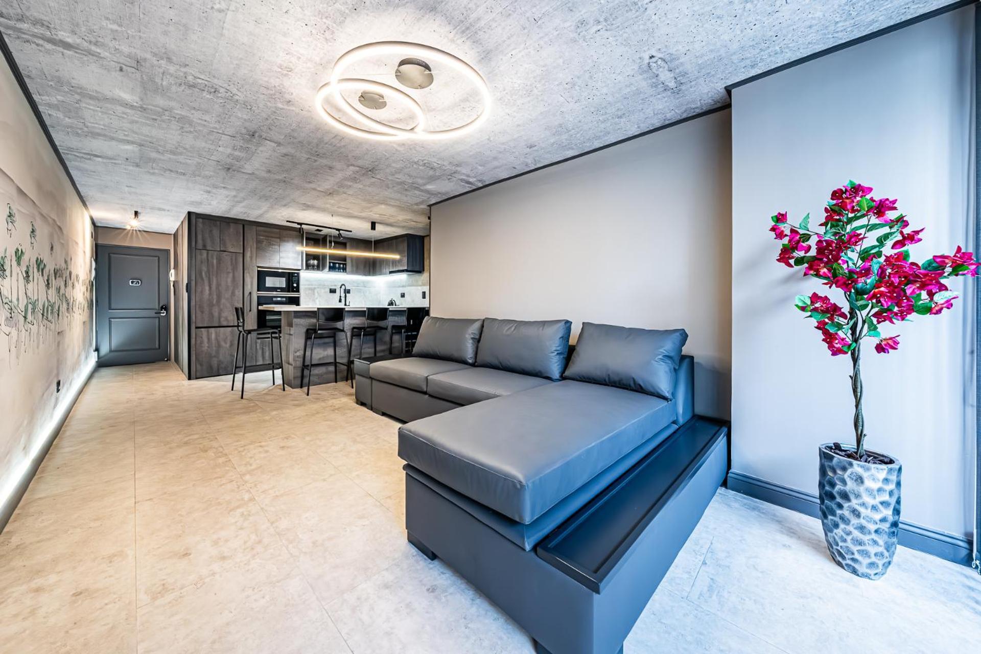 Design Tech Comfort & Location Santiago Luaran gambar