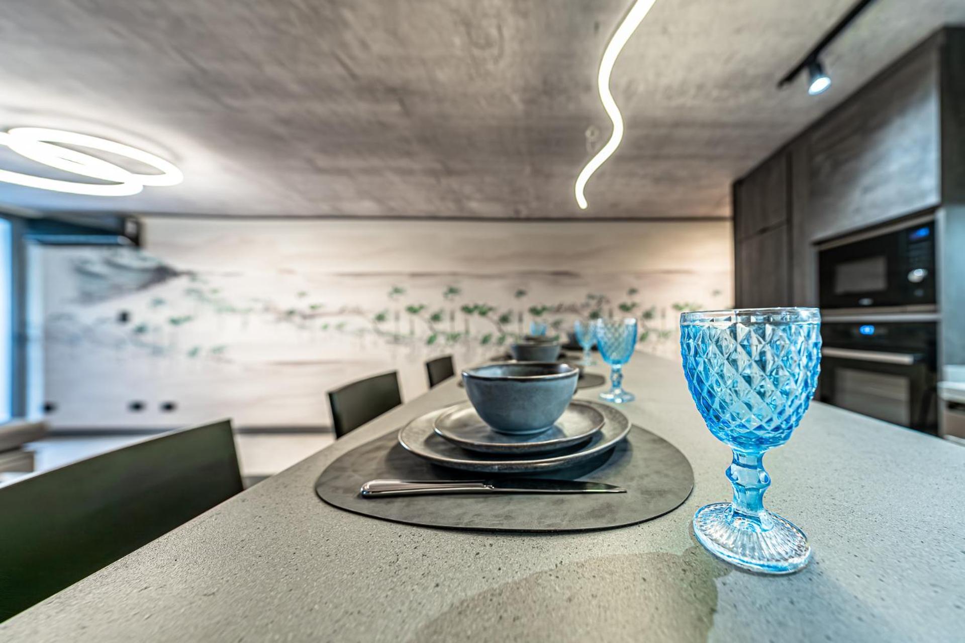 Design Tech Comfort & Location Santiago Luaran gambar