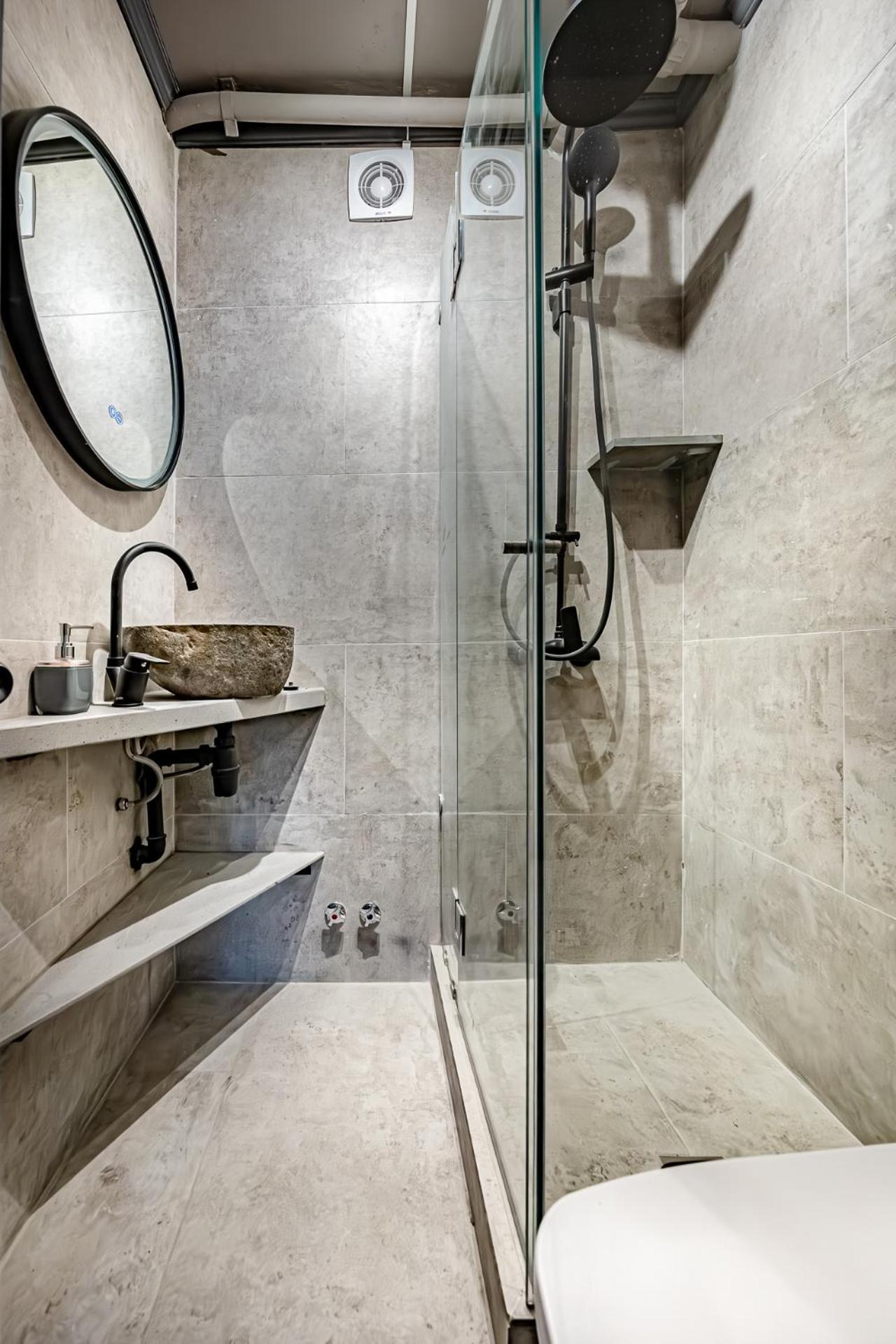 Design Tech Comfort & Location Santiago Luaran gambar
