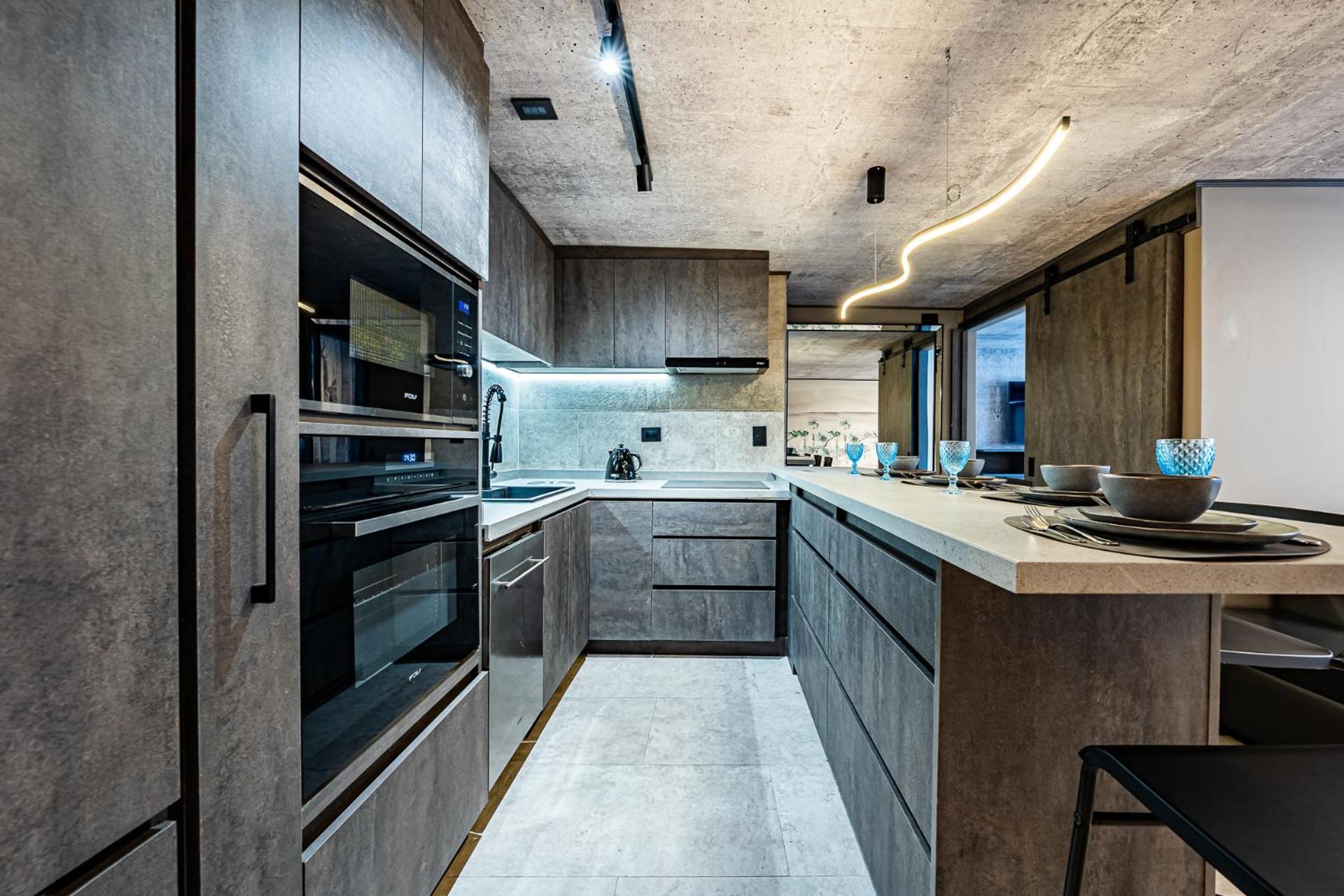 Design Tech Comfort & Location Santiago Luaran gambar