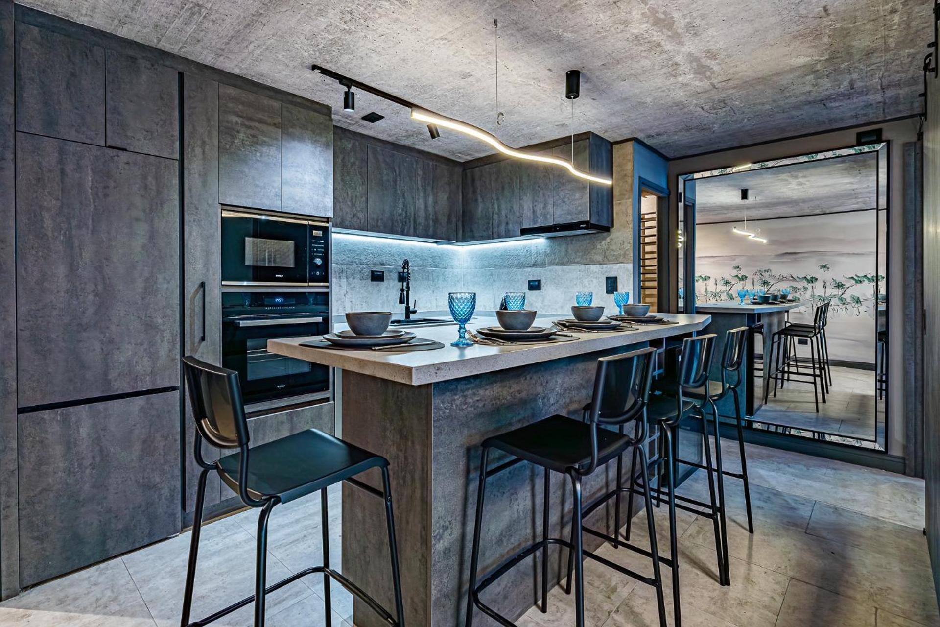 Design Tech Comfort & Location Santiago Luaran gambar
