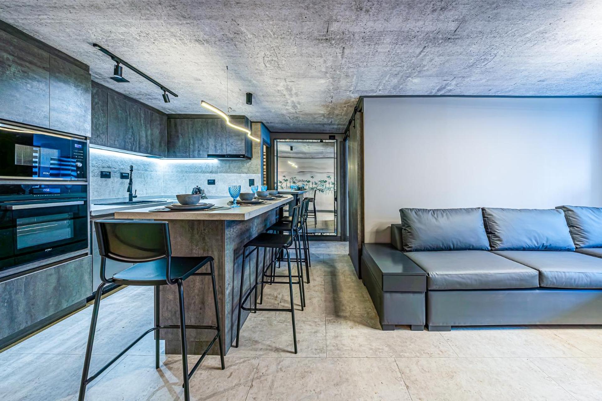 Design Tech Comfort & Location Santiago Luaran gambar